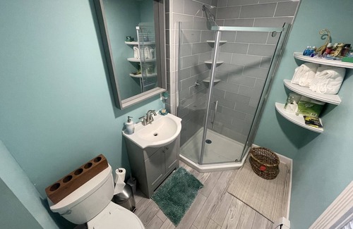 Fitchburg House | Cozy 2 bed suit