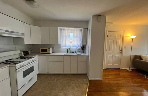 New Springville House | Cozy 2 Bedroom 1.5 Bath Duplex