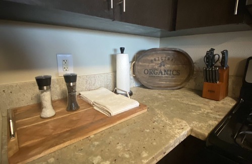 Bayview Apartment | Cozy 2 bedroom condo w/pool table