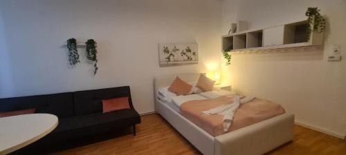 Matzleinsdorf Apartment | Cozy 2BR shared Apartment City Retreat Prime Central Location