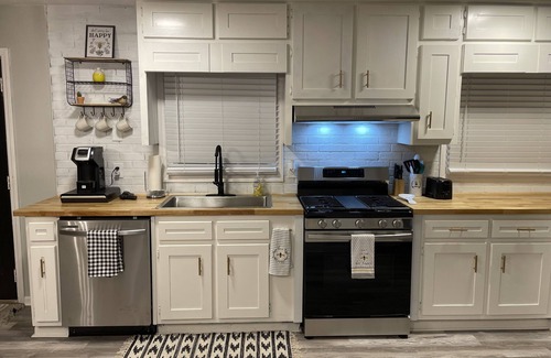 Stockbridge House | Cozy 3 bedroom home just 30 minutes south of Atlanta! (Pet-Friendly!)