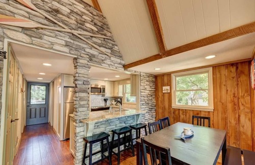 Dawsonville House | Cozy 3BR Cabin with Lake View in Dawsonville