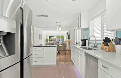 Knight House | Cozy 3BR Holiday Retreat 1 Free Parking AC King BD