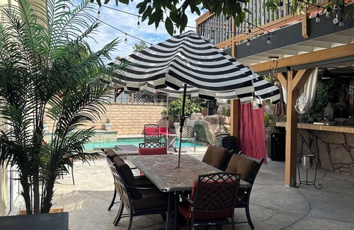 Pomona House | Cozy and charming housenall you need is here nSeveral relaxing area awaiting 4-U