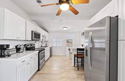 Coral Way House | Cozy and comfortable Grove area home. 7 bedrooms/5 baths, perfect for big groups
