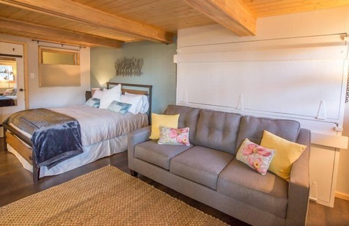 Glenwood Springs Condo | Cozy and near the main deck, this Studio is very welcoming!
