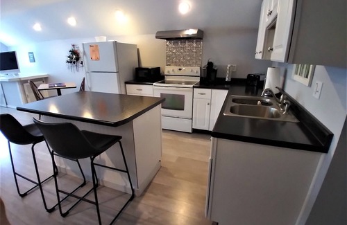 East Wakefield Apartment | Cozy and Spacious Lake Region Apt