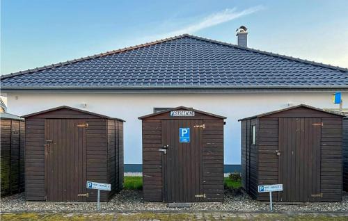 Elmenhorst/Lichtenhagen Apartment | Cozy Apartment In Elmenhorst With Wifi