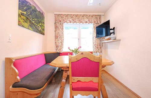 Vordernberg Apartment | Cozy apartment for family or friends couples.