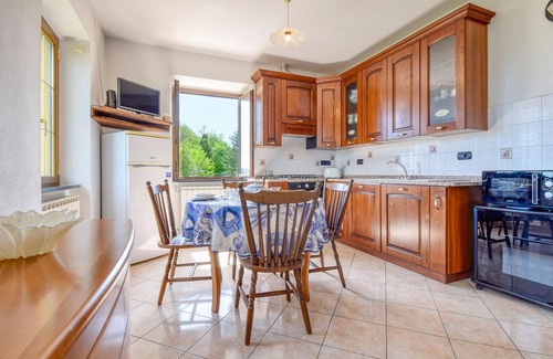 Carasco Apartment | Cozy apartment in Carasco with WiFi
