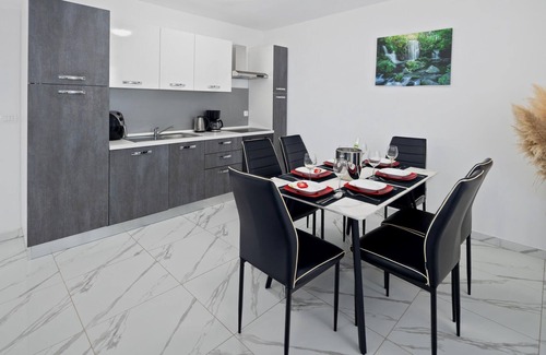 Murine Apartment | Cozy apartment in Umag with WiFi