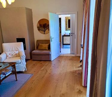 Steyr Apartment | Cozy Apartment Steyr Mitte, ruhig, Parkplatz, Terasse, 2 Schlafzimmer, WLAN