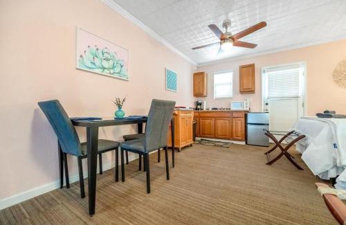 Visalia Apartment | Cozy Apt-Sequoia Parks Coast Wineries Skiing-All Day Trips