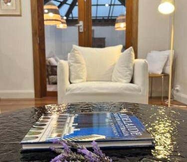 Fullarton Villa | Cozy & Bright Lavender House