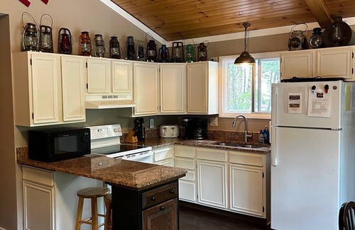 Jim Thorpe Cabin | Cozy Cabin At Bear Creek Lake-Washer/Dryer, Pillows and Linens Provided