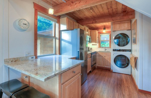 Eastsound Cabin | Cozy cabin in the woods, minutes from town, beaches, hiking