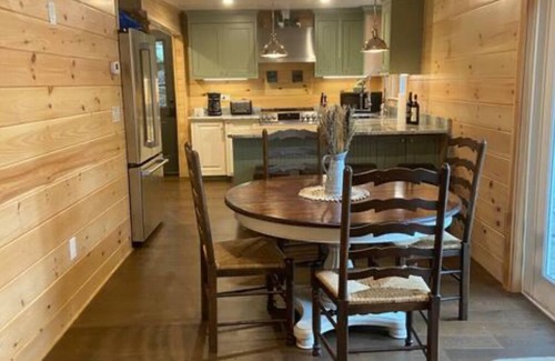 Meredith Cabin | Cozy cabin on Meredith