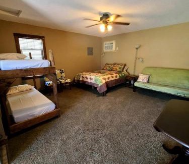 Moscow House | Cozy Cabin Rentals for a Family Getaway in Southeastern Iowa