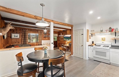 Beaver Dams Cabin | Cozy Cabin Retreat Near Top Attractions!