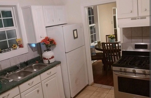 Lake Charles House | Cozy Cajun Creole Cottage