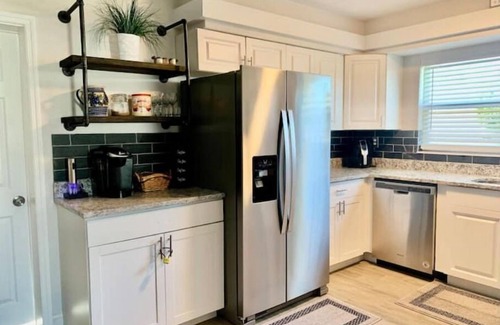 Inverness House | Cozy Canal home, w/Kayaks/Lake Henderson/Withlacoochee Bike Trail/Springs