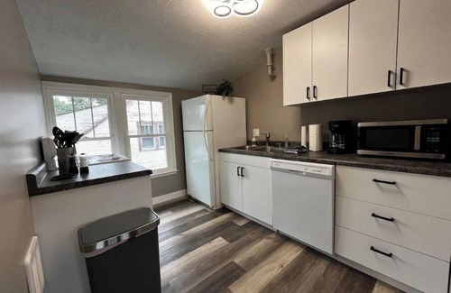 Sioux Falls House | Cozy Cathedral View- Upper