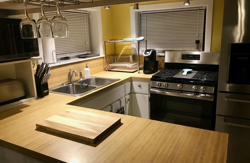 Loveland House | Cozy Clean and Quiet 2 Bed/1 Bath Home. Steps from Lake and Park!