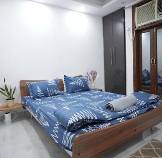 Sainik Farm Apartment | Cozy Cocoon