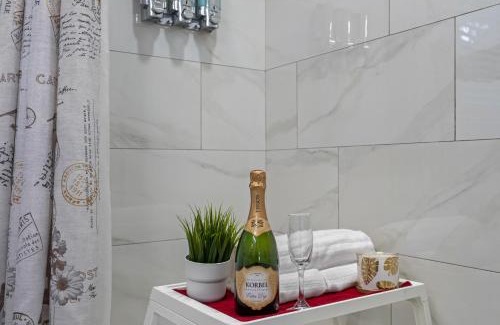 Sulphur Springs Apartment | Cozy & Completely Remodeled 2 Bedroom Apartment A