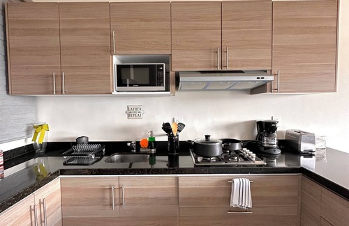 Villa Marina Apartment | Cozy condo 2 blocks away from beach