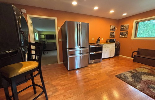 Corvallis Cottage | Cozy cottage retreat surrounded by acres of private forest and trails