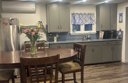 Harbourville Cottage | Cozy cottage with a hot tub on the bay of fundy