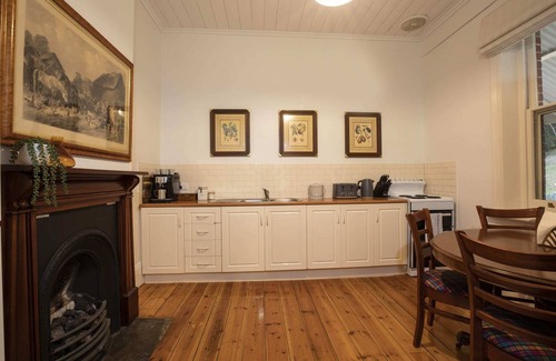 Basket Range House | Cozy cottage with breakfast