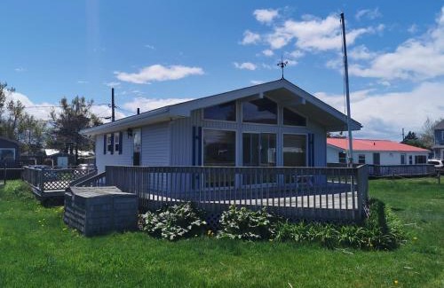 Grand Barachois House | Cozy cottage with private beach access