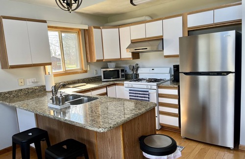 Canadian Lakes House | Cozy Cottage with Lake Access