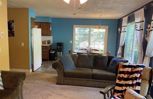 Port Austin Cottage | Cozy cottage with natural fire place!