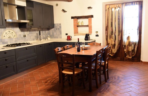 Ponte di Gabbiano House | Cozy country villa nestled in the hills of Crete Senesi