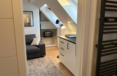 Alt-Muhlburg Apartment | Cozy Design Top-Floor Studio in Karlsruhe-Mühlburg - APOLONIAliving