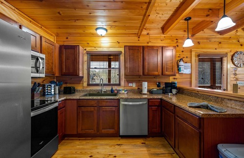 Sevierville Cabin | Cozy Fall Escape with Hot Tub & Games – October & Holiday Dates Available!