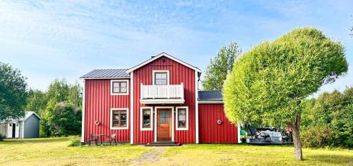 Byske Villa | Cozy Family Villa for aurora lovers