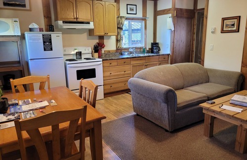 Nordegg Cabin | Cozy Fireside Cottage - The Rock