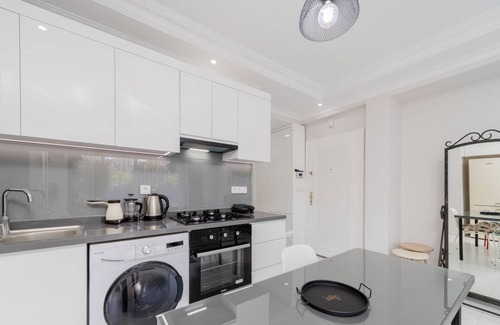 Altnkum Mahallesi Apartment | Cozy Flat w Garden 5 min to Beach in Antalya