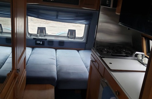 Taku - Campbell House | Cozy Getaway