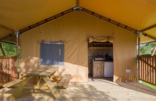 Municipality of Geldrop-Mierlo Ski Chalet | Cozy Glamping in Mierlo