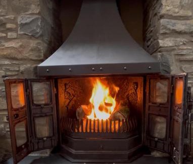 Tregaron House | Cozy Grofftau Cottage in Ystrad Meurig