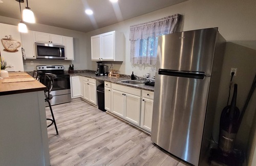 Sperry House | Cozy guesthouse in a peaceful neighborhood!