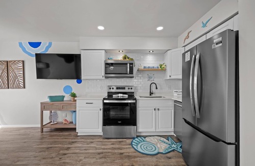 Gulf Shores Condo | Cozy Gulf Shore Condo Just Steps from the Beach - The Perfect Getaway Spot!