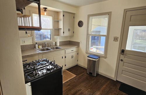 Warren House | Cozy home away from home,great for traveling professionals and short term guests