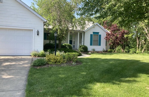 Saint Marys Saint Joseph County House | Cozy home ensconced in nature, close to Notre Dame and the best of the area.