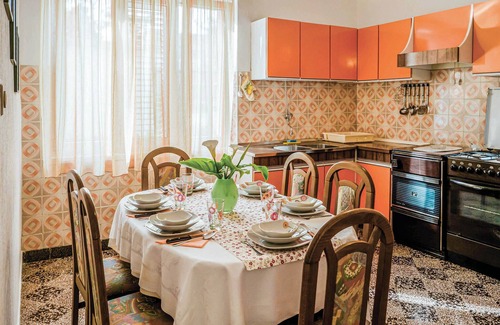 Banjol House | Cozy home in Banjol with WiFi